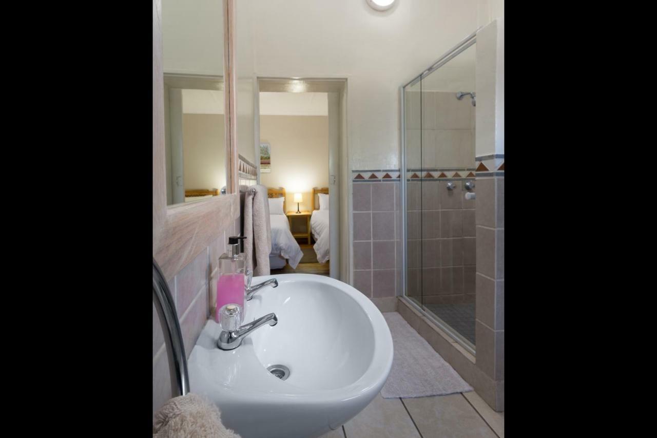 La La Dathel Guesthouse 科尔斯伯格 外观 照片